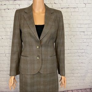 Harvey Bernard Vintage 100% Wool Wrap Skirt and Jacket Set size 4
